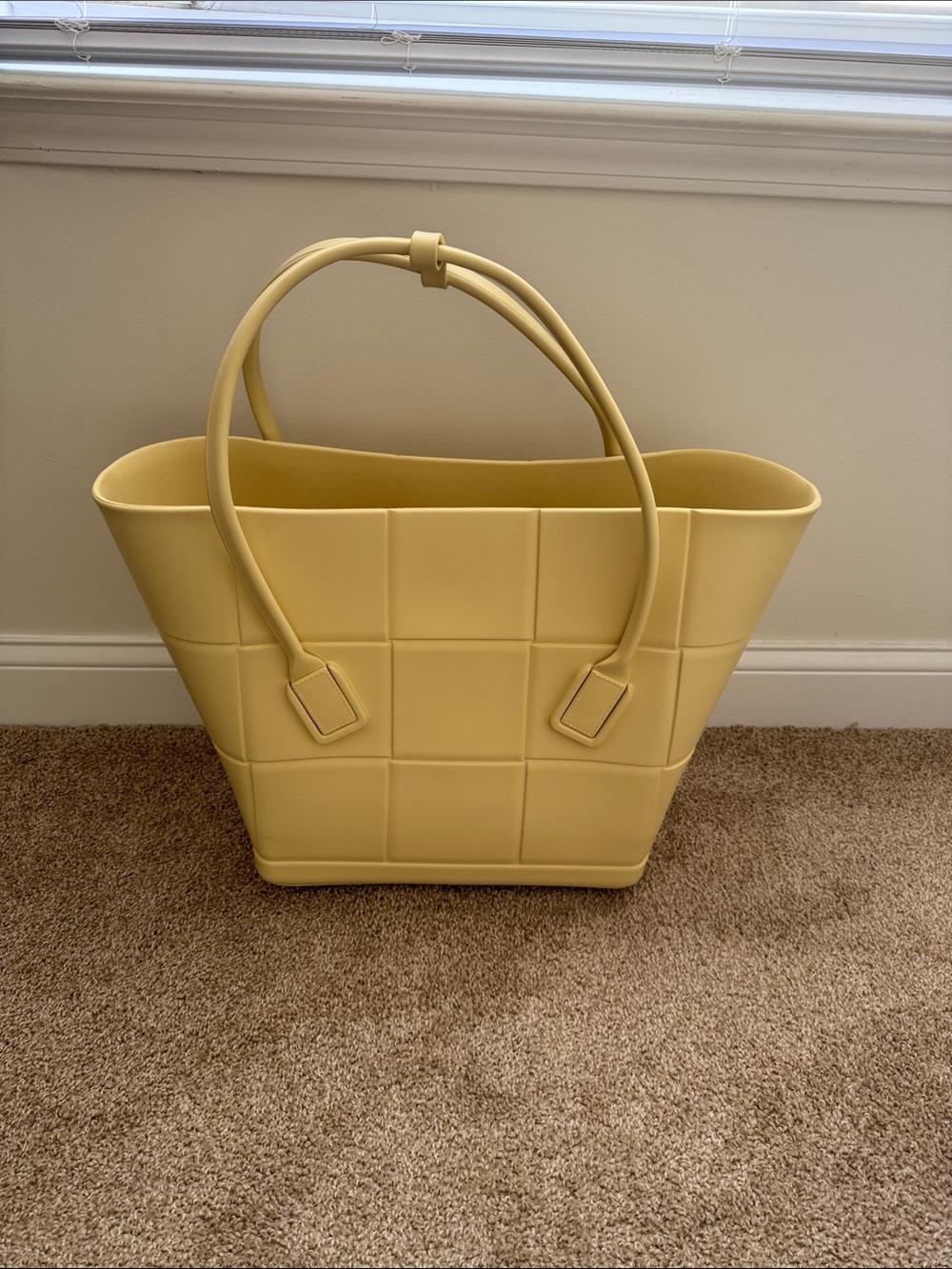 Bottega Veneta Rubber Arco Tote XXL